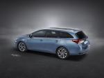 Toyota Auris Touring Sports Hybrid 2015 года
